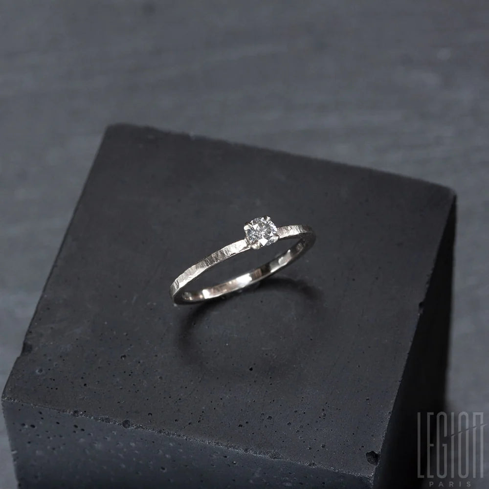La création de bague sur mesure chez LEGION Paris !