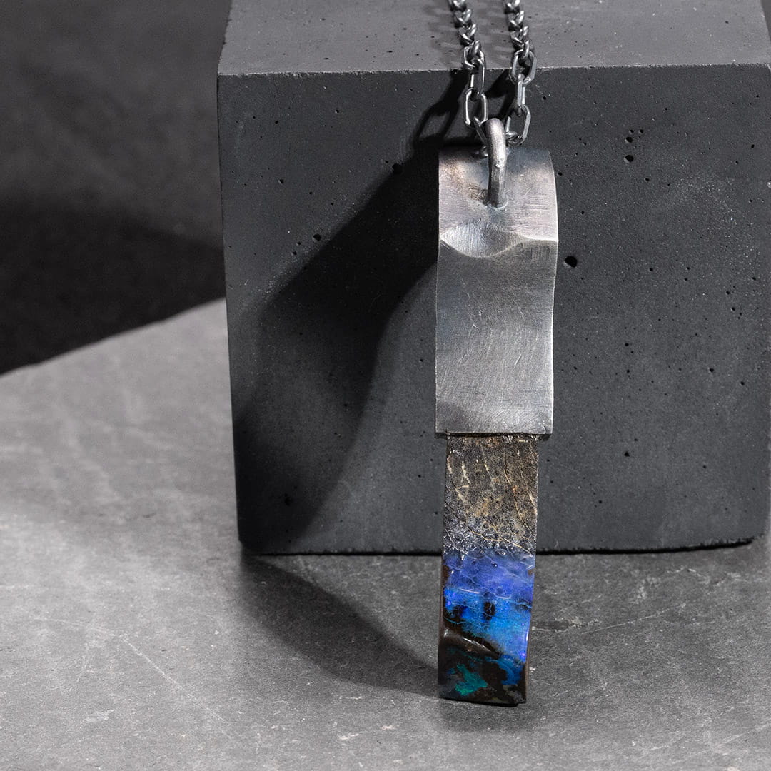 X TENEBRIS PENDENTIF EN ARGENT ET OPALE
