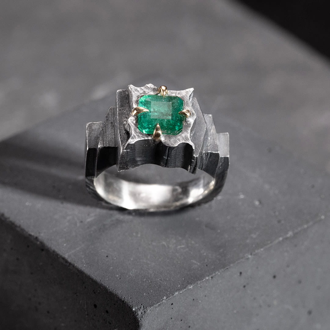 X VIRIDIS CHEVALIÈRE EN ARGENT, OR JAUNE ET EMERAUDE