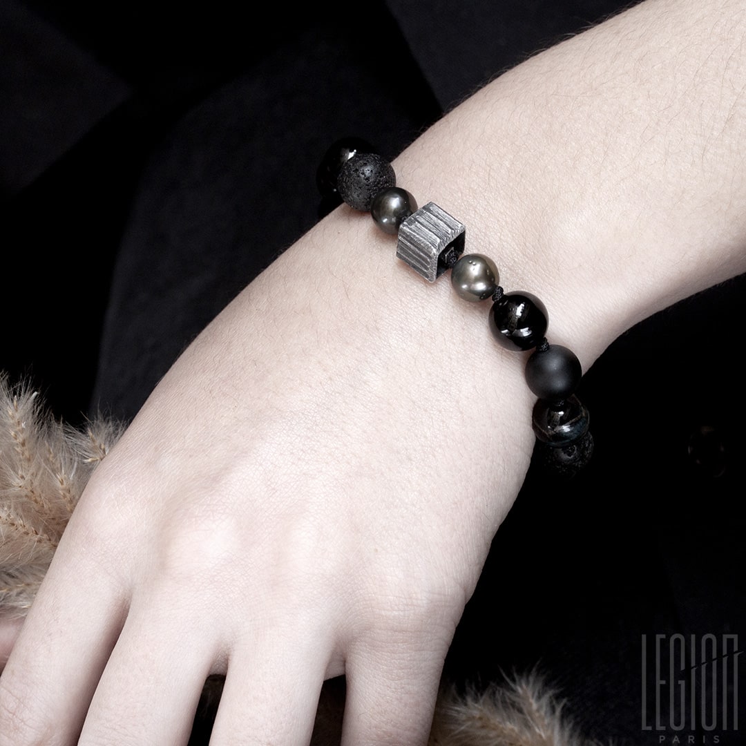 SAPHO BRACELET WITH ONYX PEARLS, LAVA, TAHITI PEARLS AND SILVER