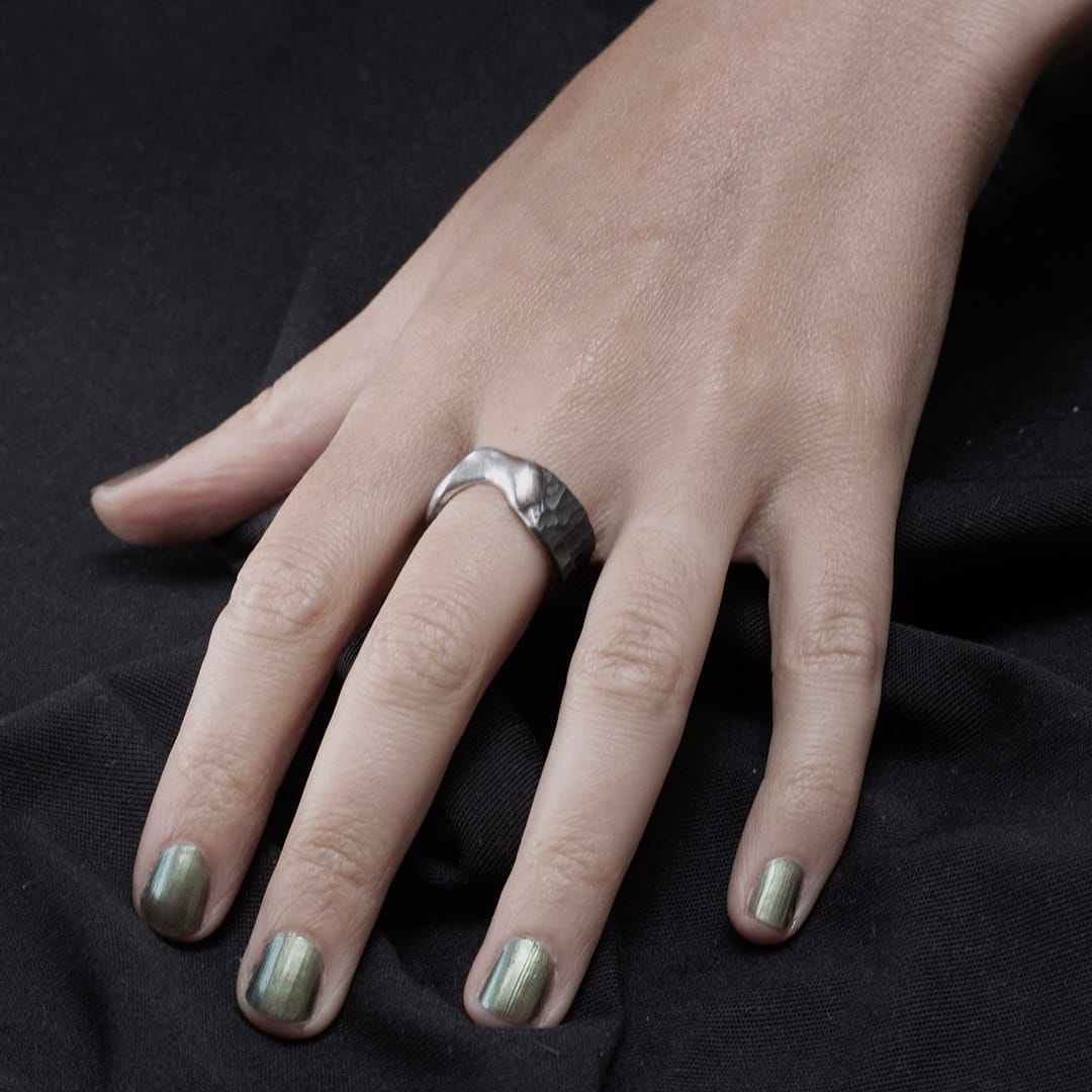 X NIHILO LIGHT SILVER RING