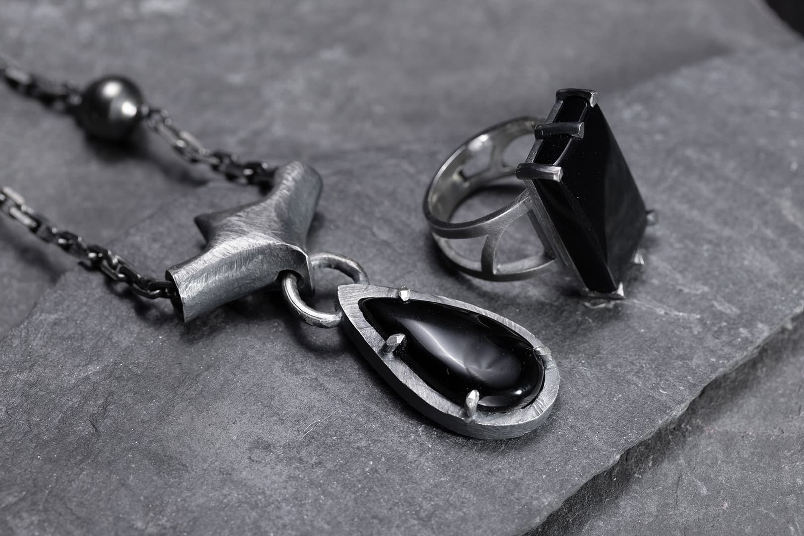 collier et bague onyx noir