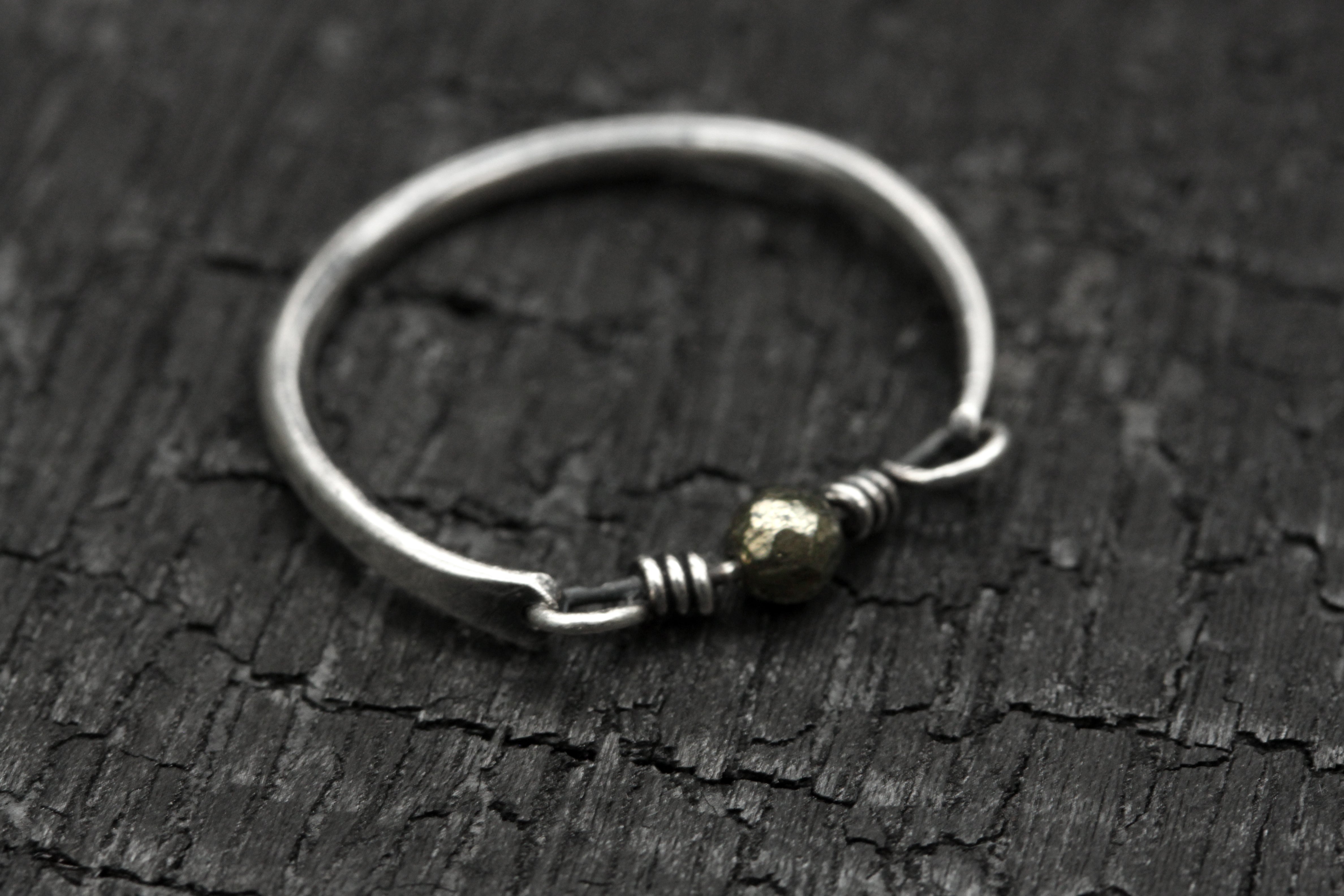 BAGUE SEASONLESS ARGENT NOIR ET PYRITE