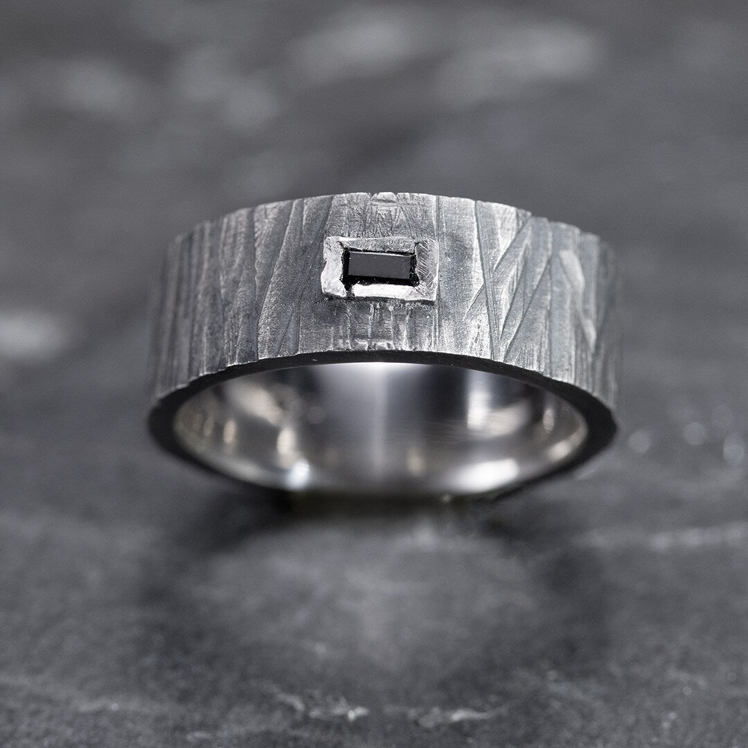 bague en argent noir et diamant noir baguette