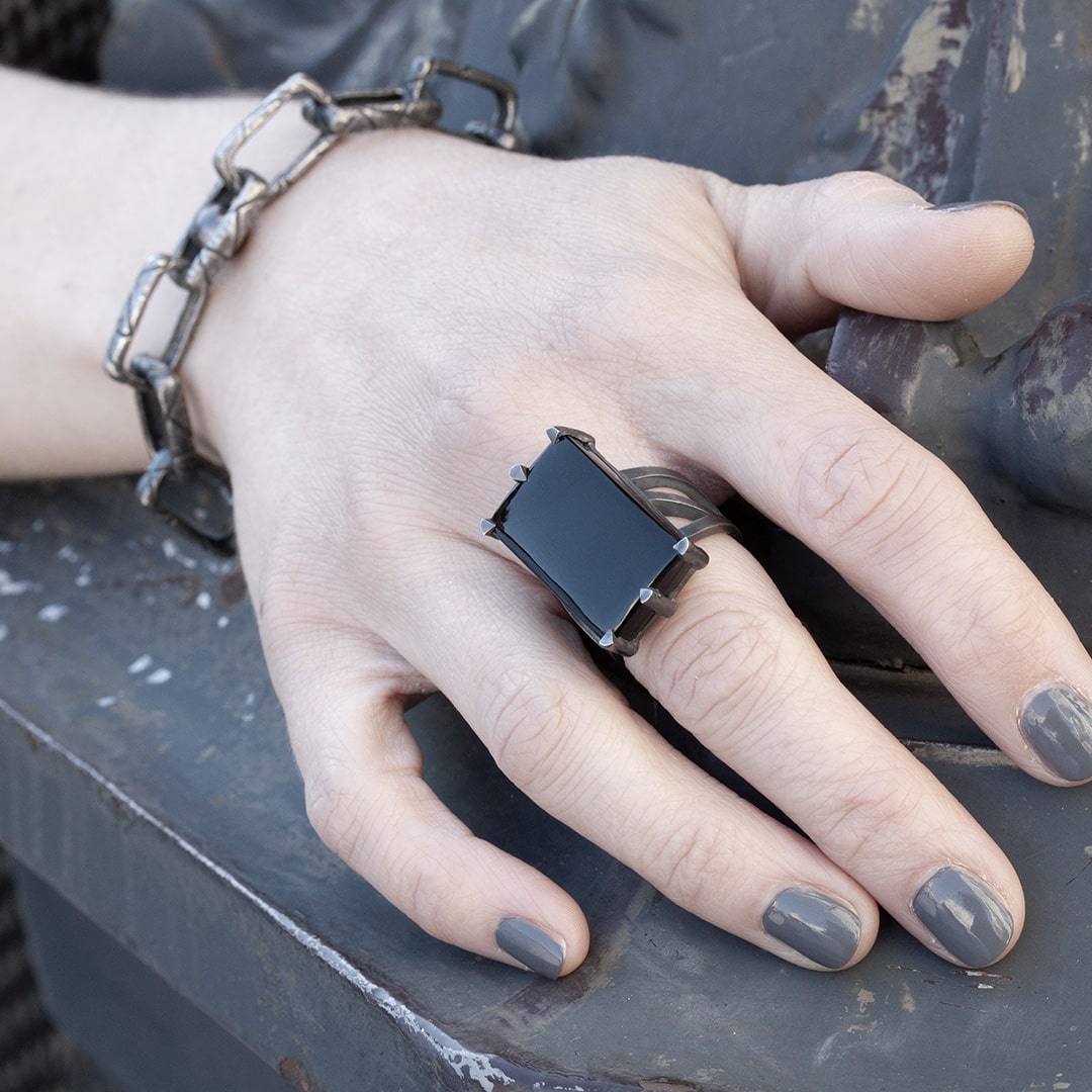 Bague cocktail onyx Legion Paris