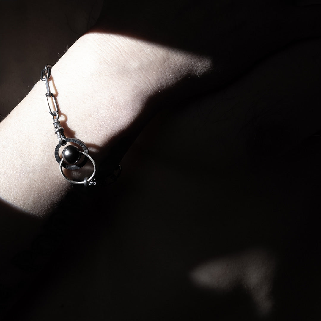 bracelet en argent et perle de tahiti noire