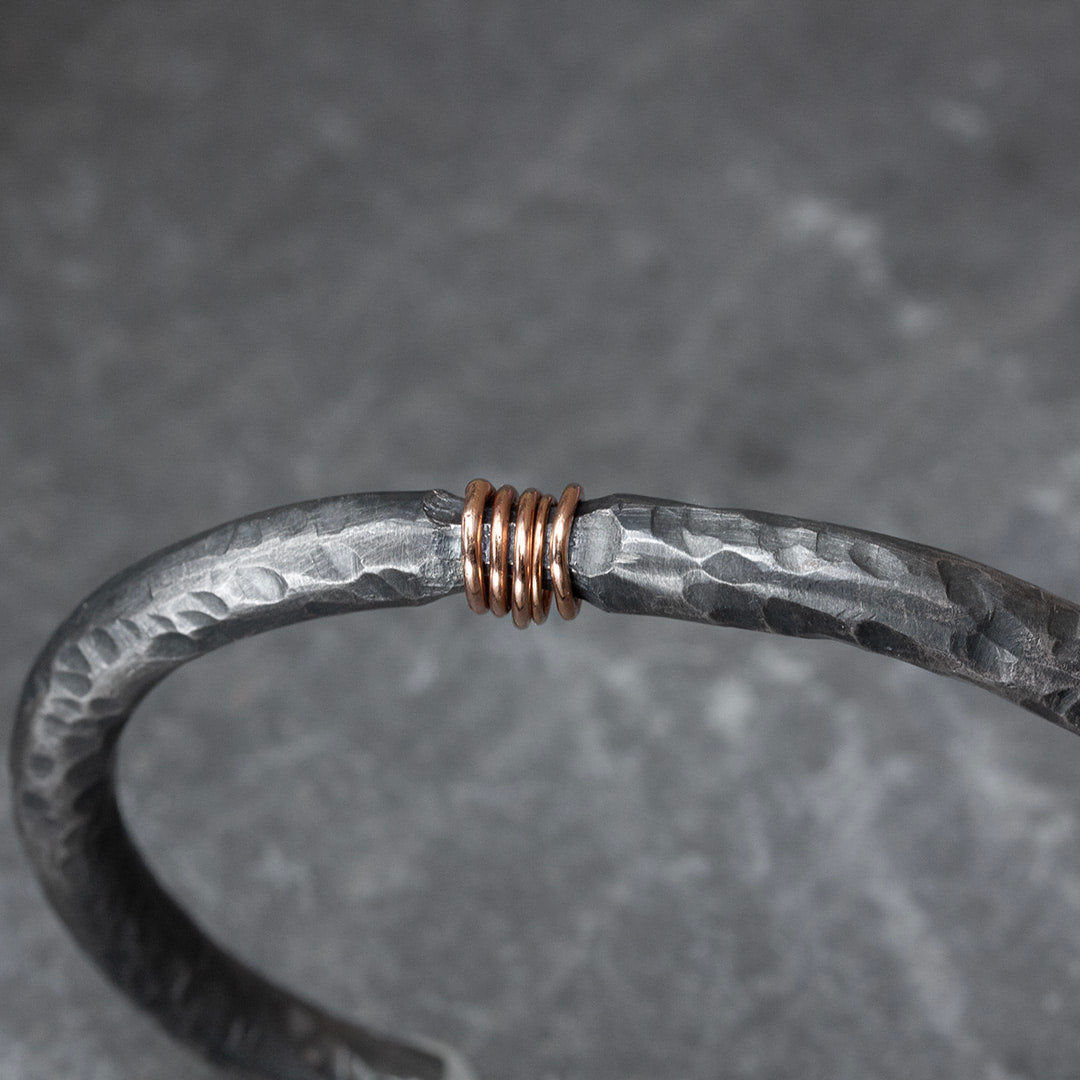 bracelet rigide en argent noir et or rose