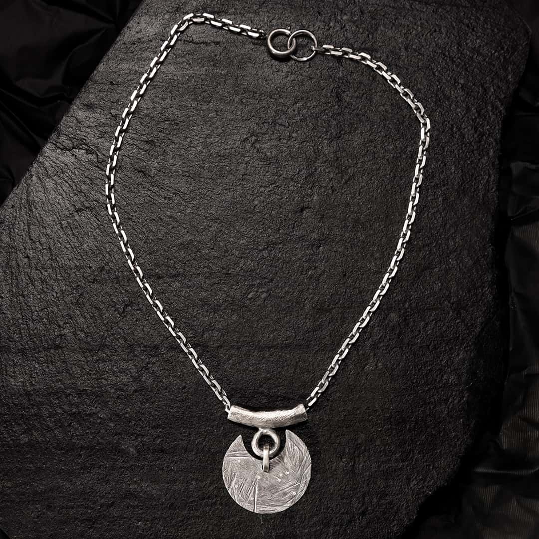 collier lune en argent noir et diamants blancs