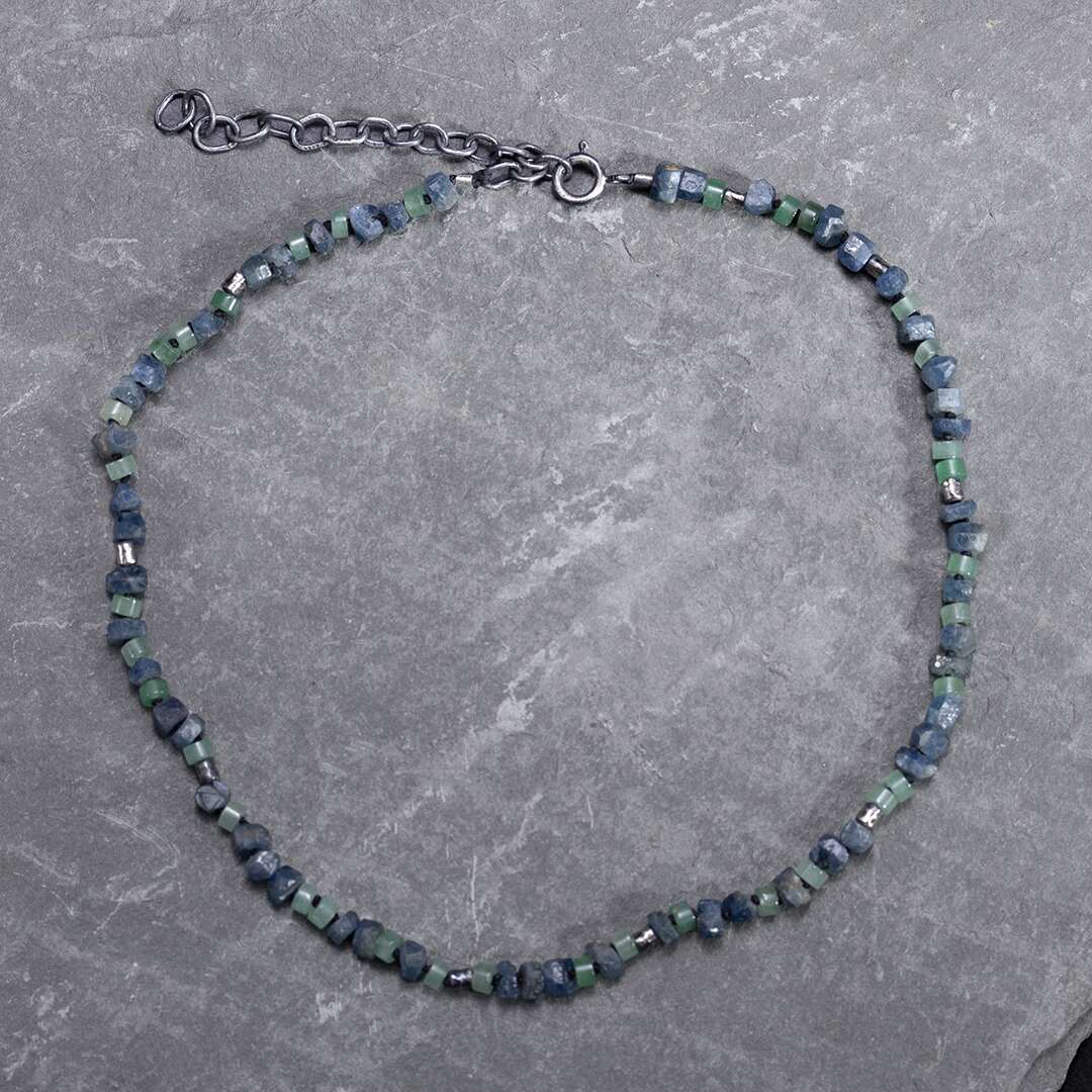 collier de perles de saphir bleu brut, aventurine et argent