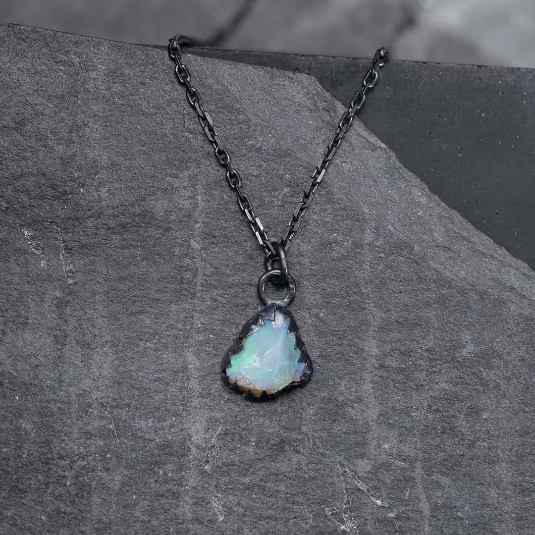 pendentif en argent et opale brute d'Australie