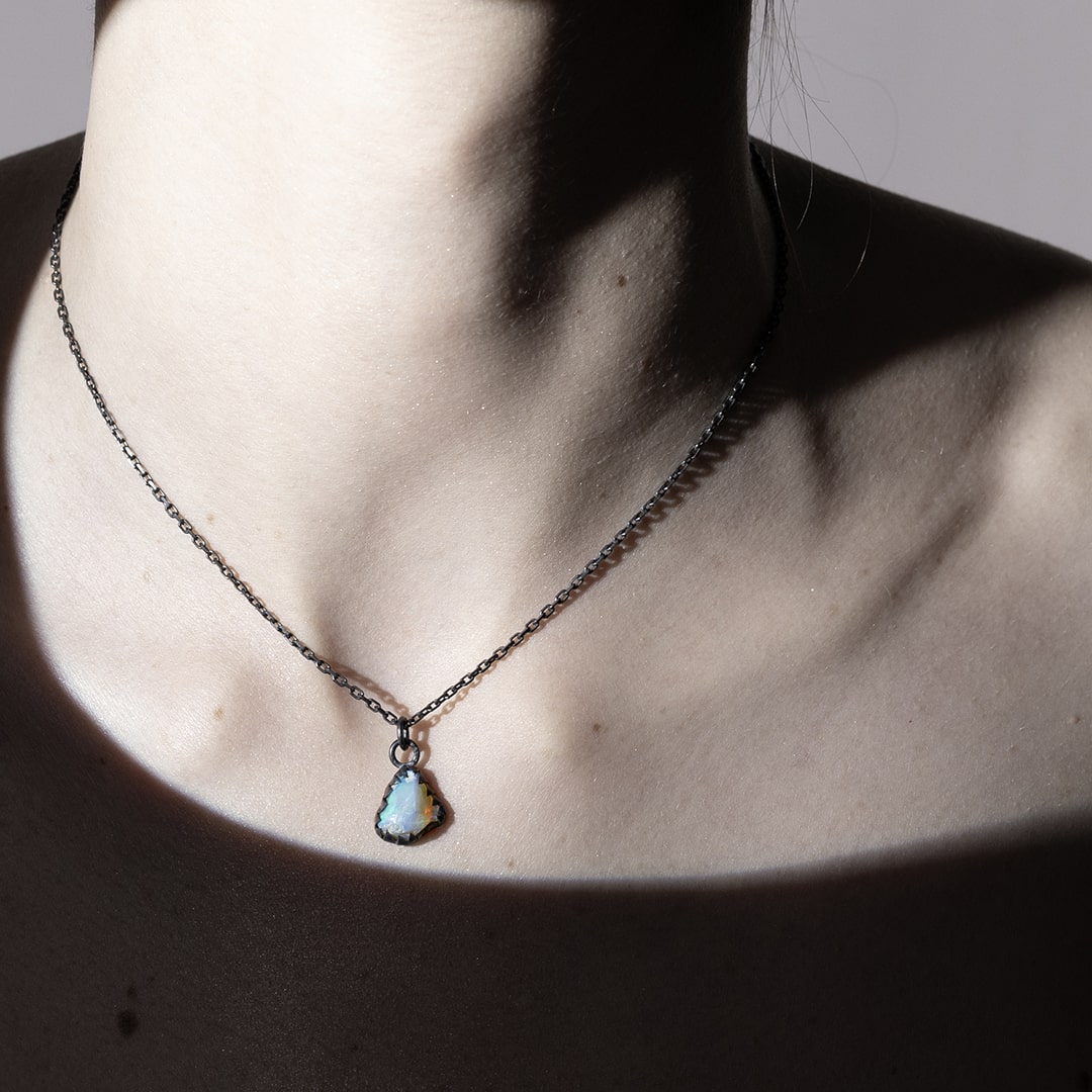 pendentif en argent et opale brute d'Australie