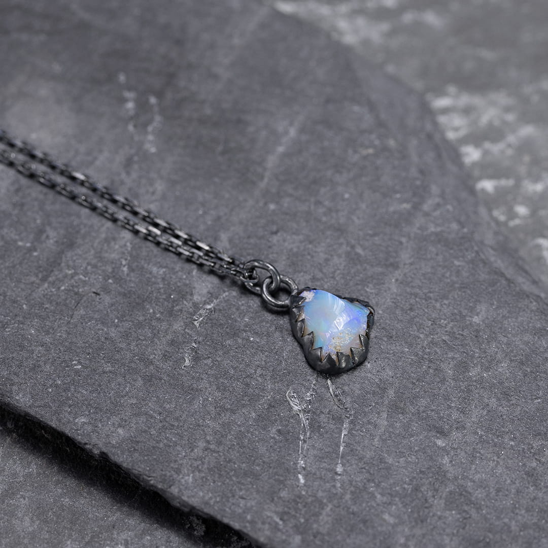 pendentif en argent et opale brute d'Australie