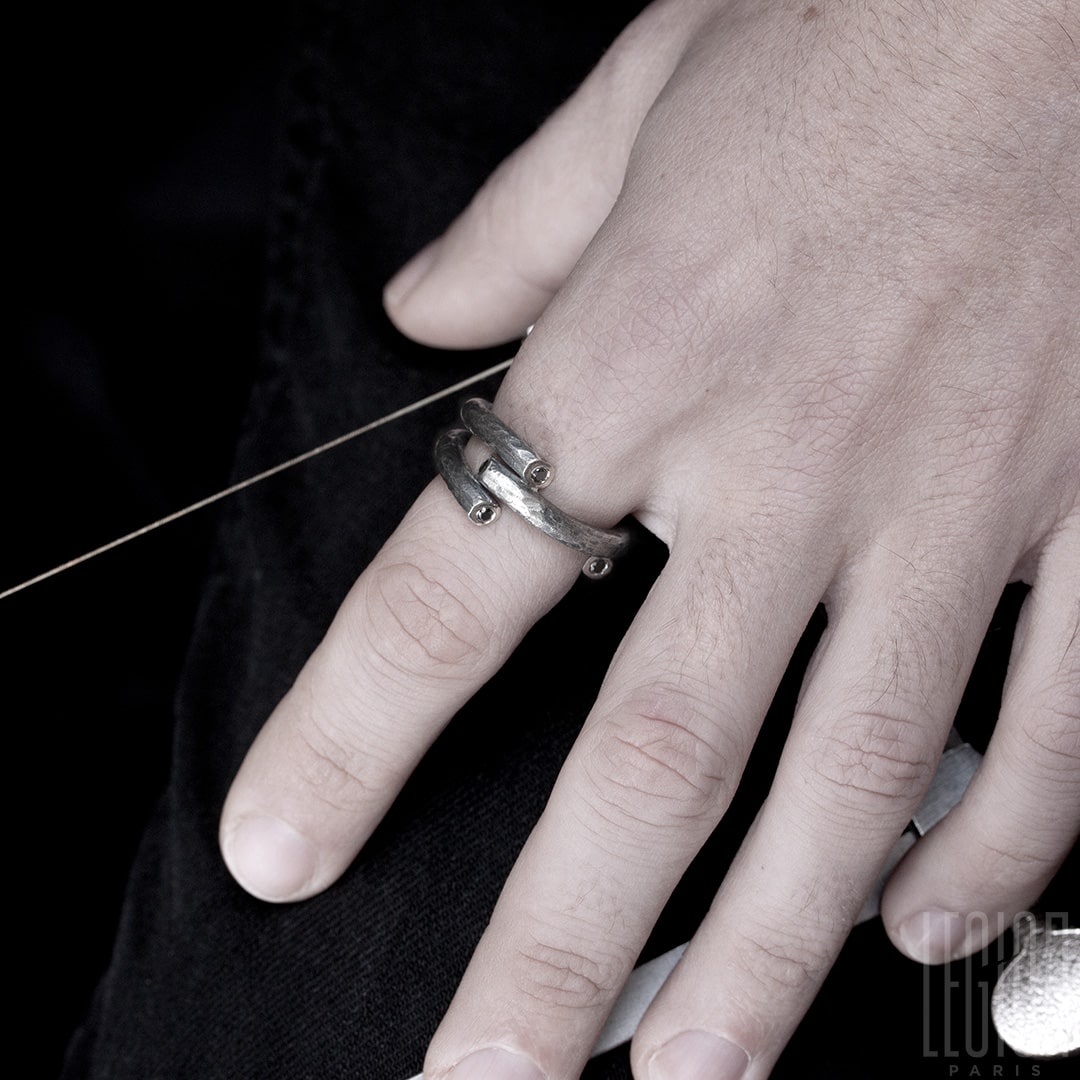 bague en argent noir et diamant noir