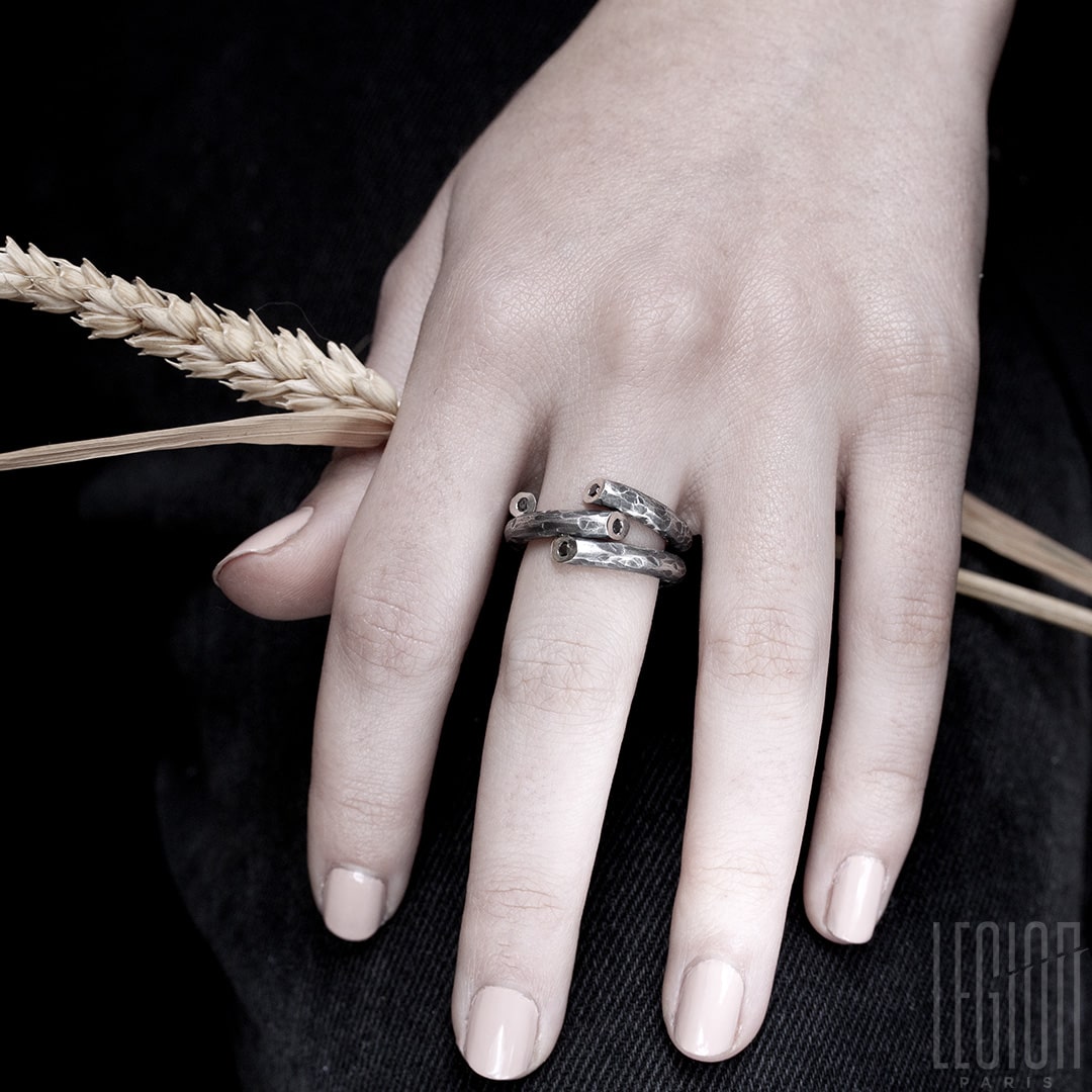 bague en argent noir et diamant noir