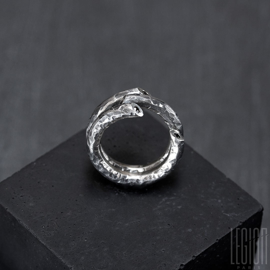 bague en argent noir et diamant noir
