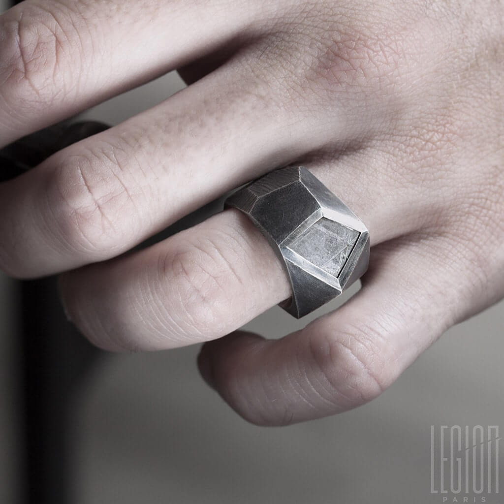 bague chevaliere meteorite 1 Legion Paris