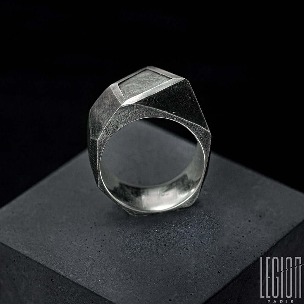 bague chevaliere meteorite 1 Legion Paris