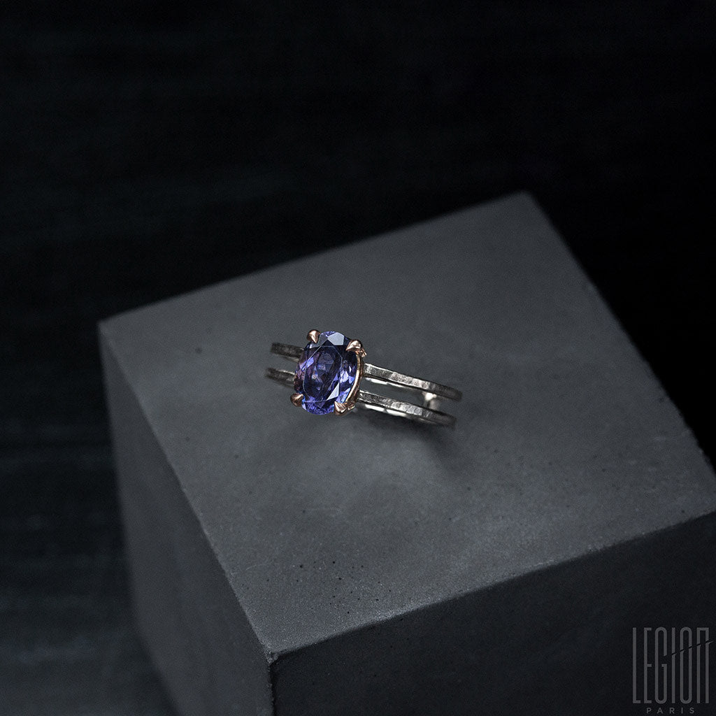 bague or blanc, or rose et iolite