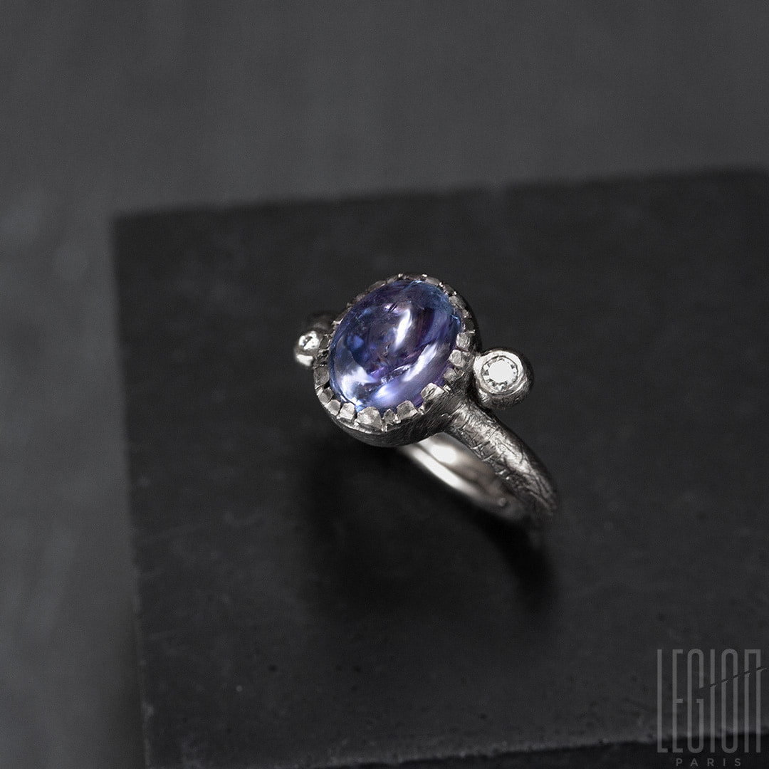 bague de fiançailles, pièce unique, or blanc, Tanzanite, diamants blancs