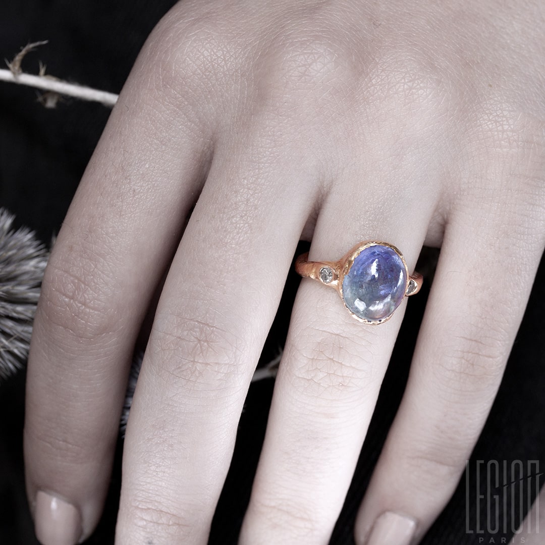 bague de fiançailles, pièce unique, or rouge, Tanzanite, diamants gris