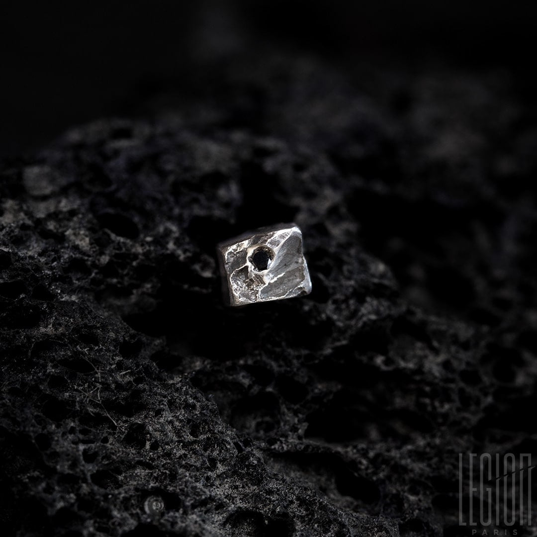 boucle d'oreille en argent noir, brut, diamant noir