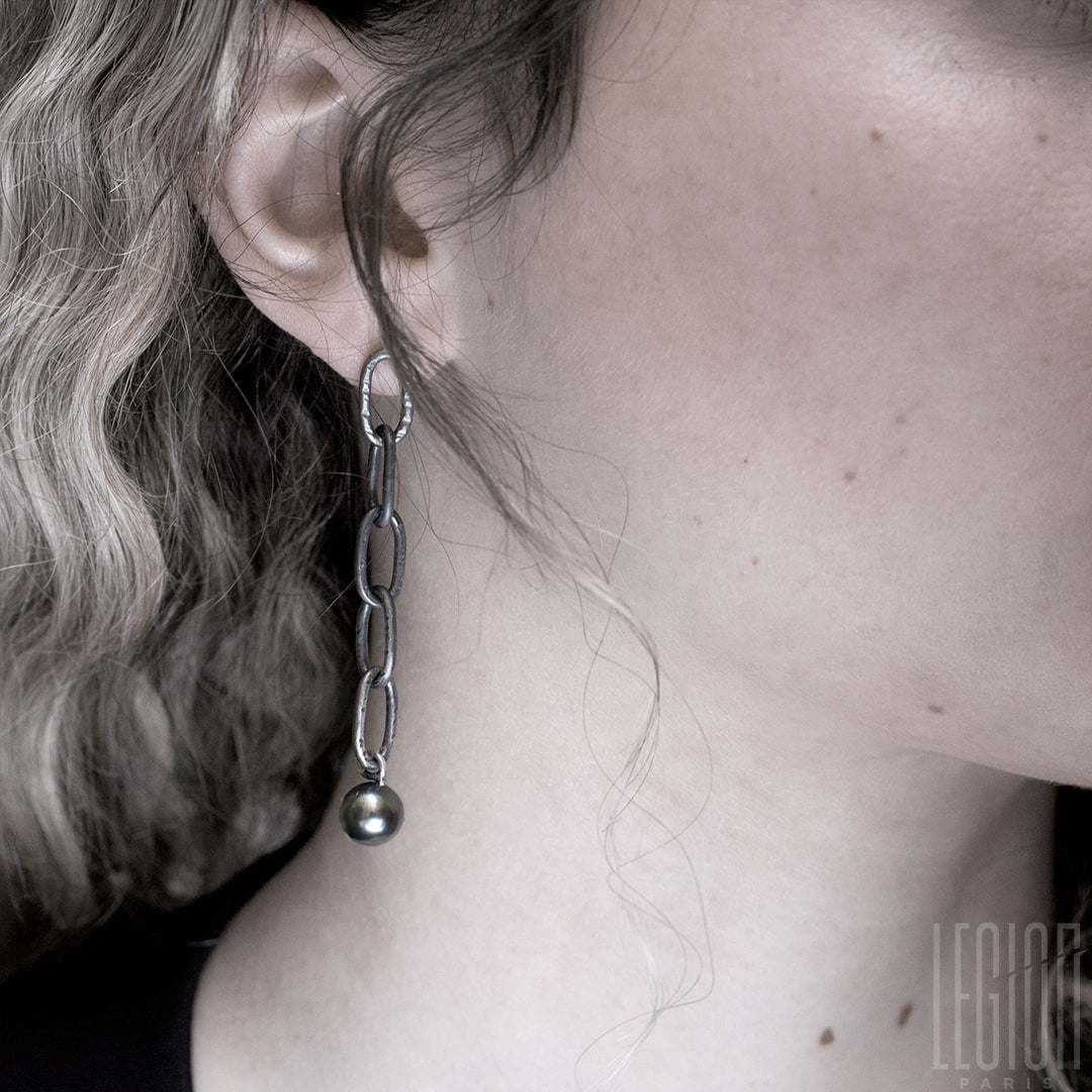 Boucles d'oreilles en argent noir, pièce unique, sur mesure, perles de Tahiti.
