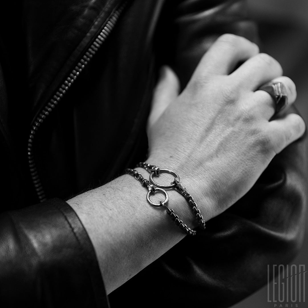 bracelet double tours en argent noir et or rouge, chaine venitienne et deux têtes de serpents.