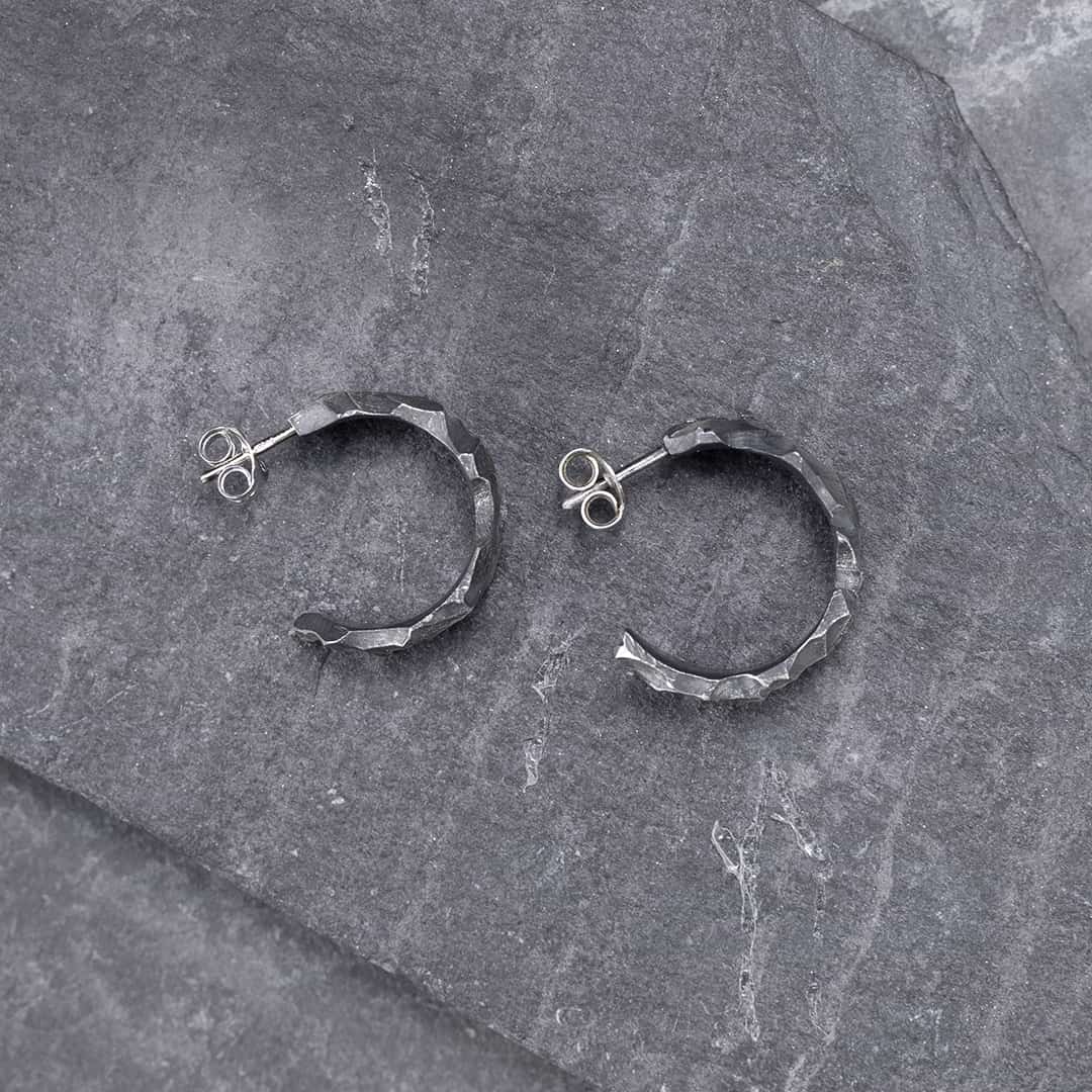 boucles d'oreilles créoles en argent texturé pour femme