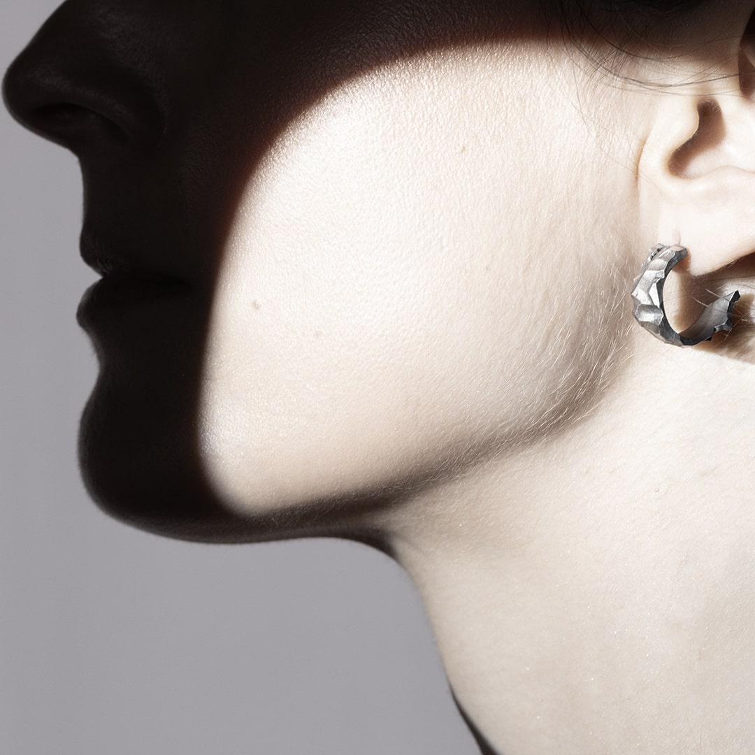 boucles d'oreilles créoles en argent texturé pour femme