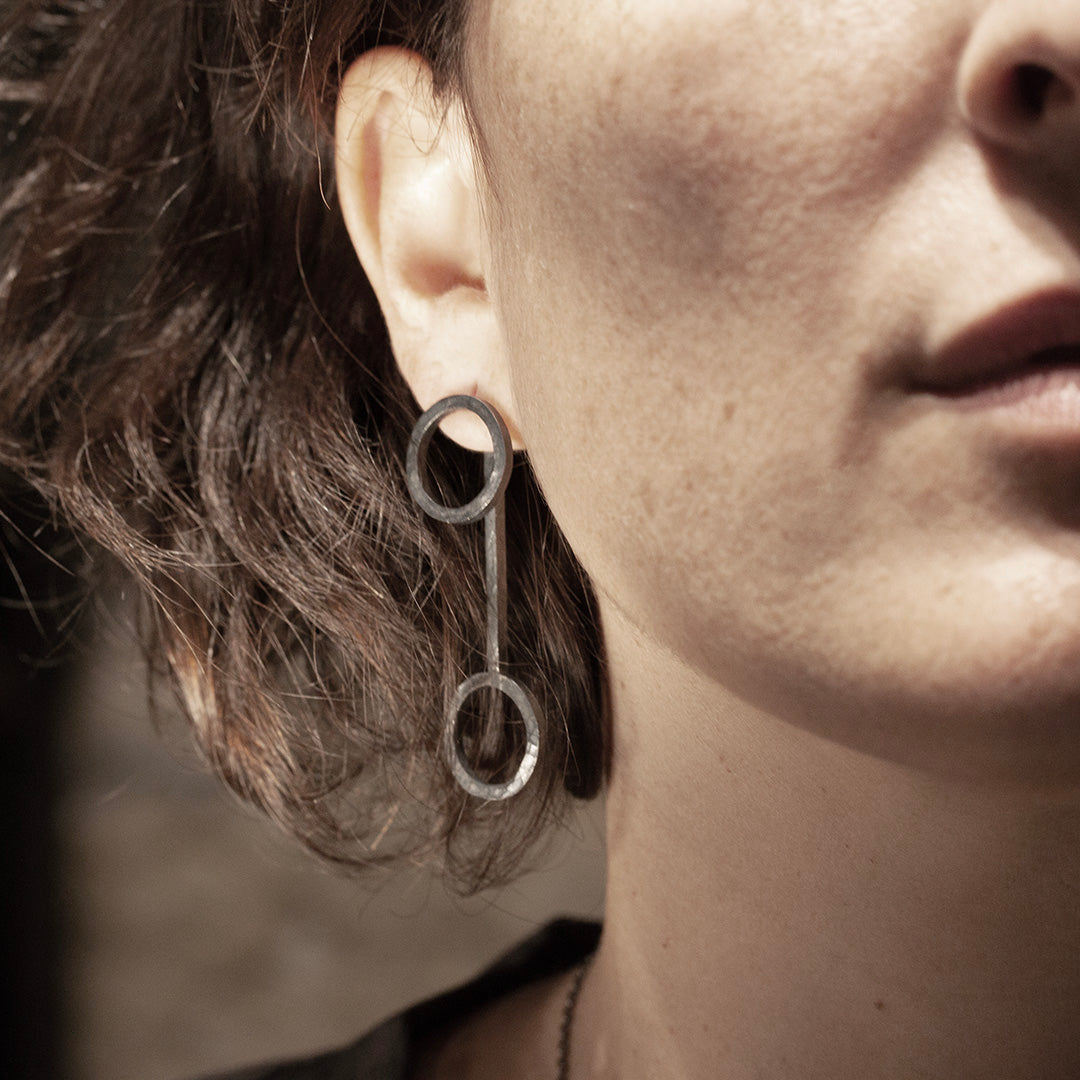 MOLECULA BOUCLES D'OREILLES EN ARGENT NOIR