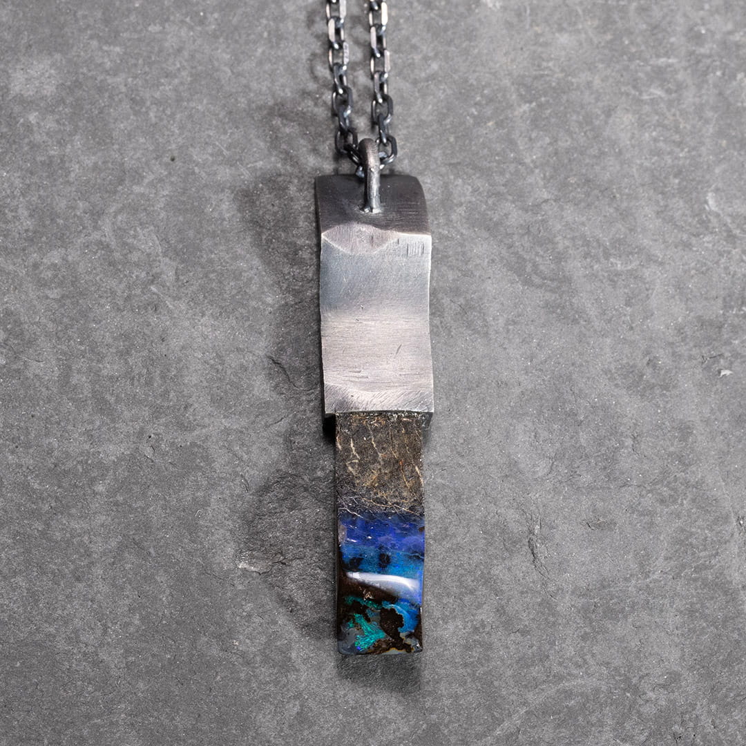 X TENEBRIS PENDENTIF EN ARGENT ET OPALE
