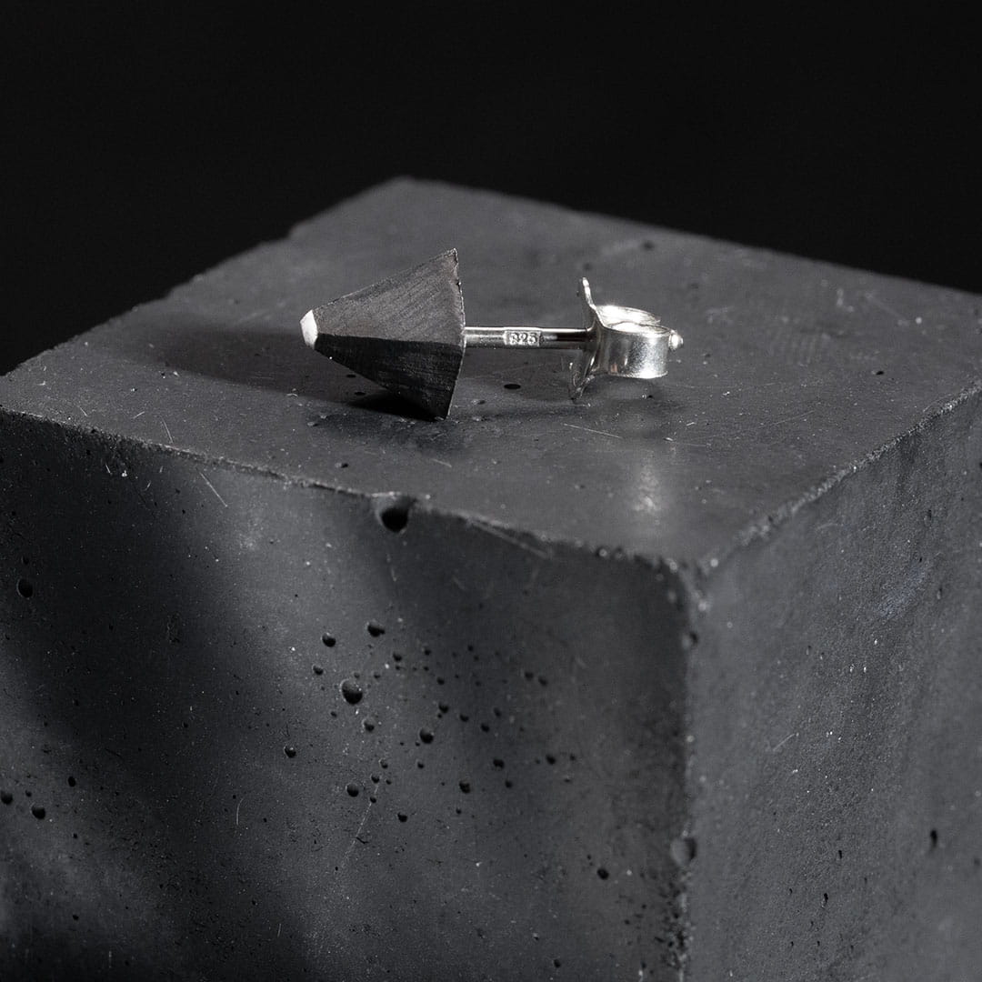 MAUNA LOA SILVER AND BLACK DIAMOND EARRING