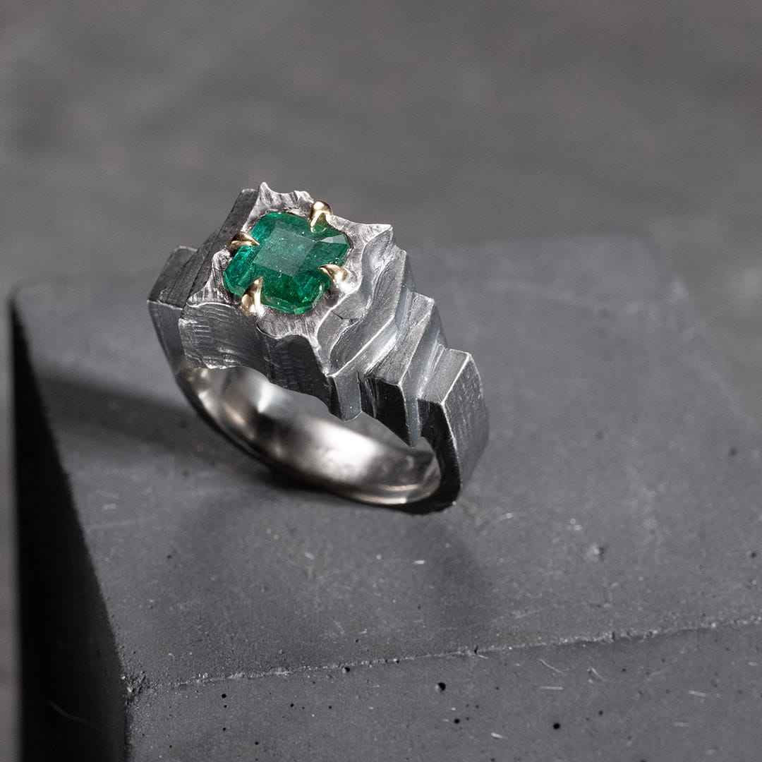 X VIRIDIS CHEVALIÈRE EN ARGENT, OR JAUNE ET EMERAUDE