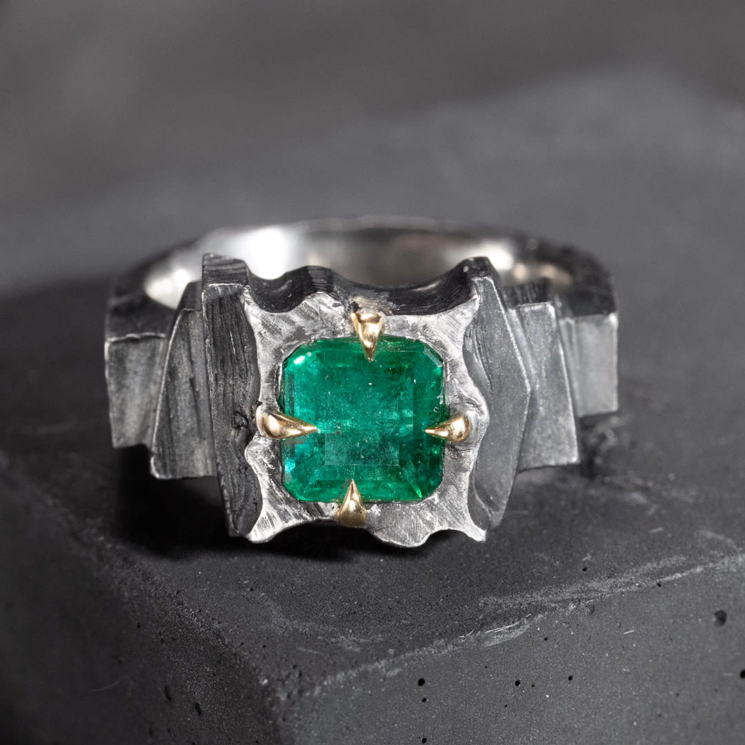X VIRIDIS CHEVALIÈRE EN ARGENT, OR JAUNE ET EMERAUDE