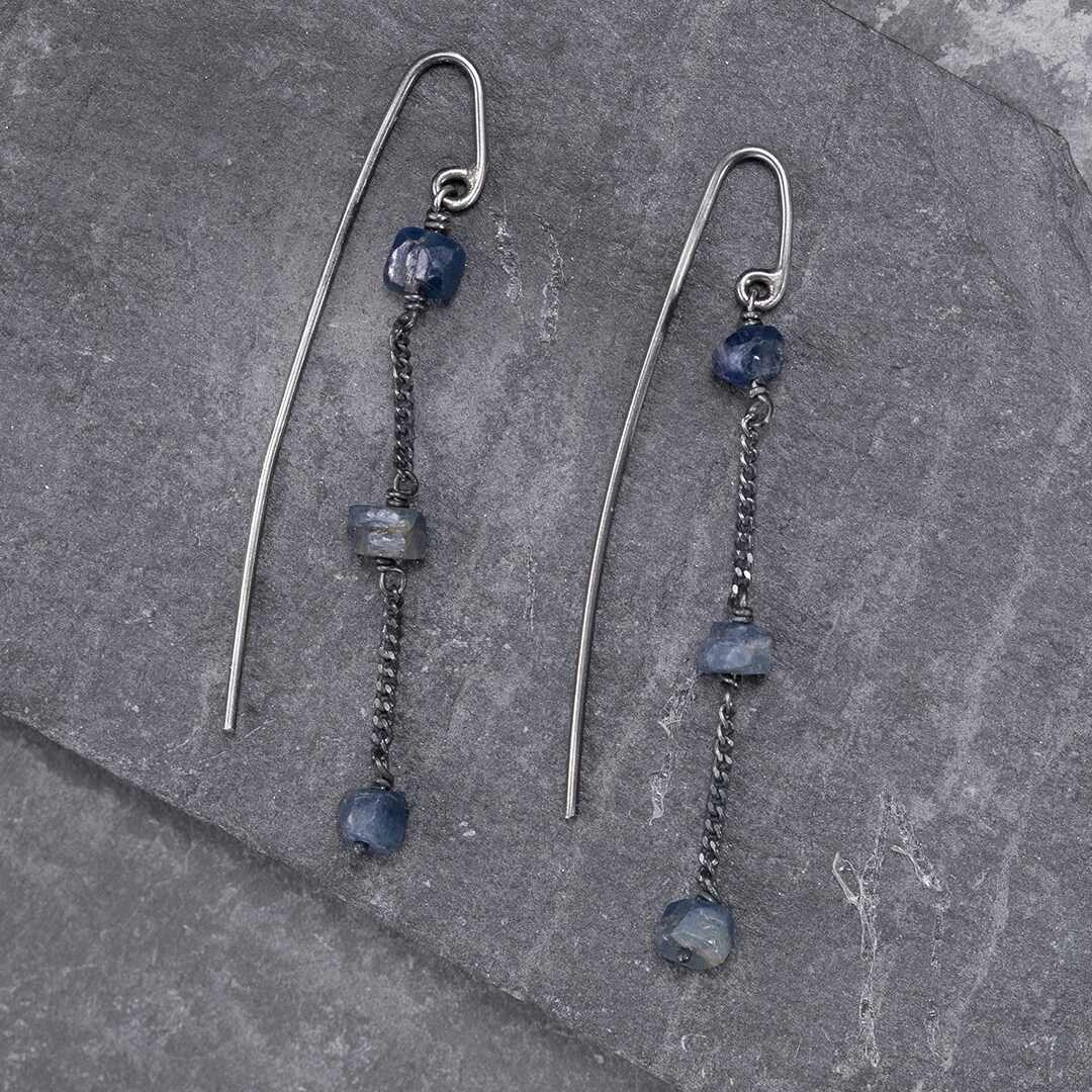 Boucle d'oreilles pour femme en argent et perles de saphirs bruts