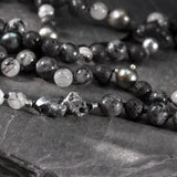 collier sautoir en perles de tahiti, lave, quartz et argent 