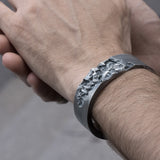 bracelet massif rigide en argent texturé