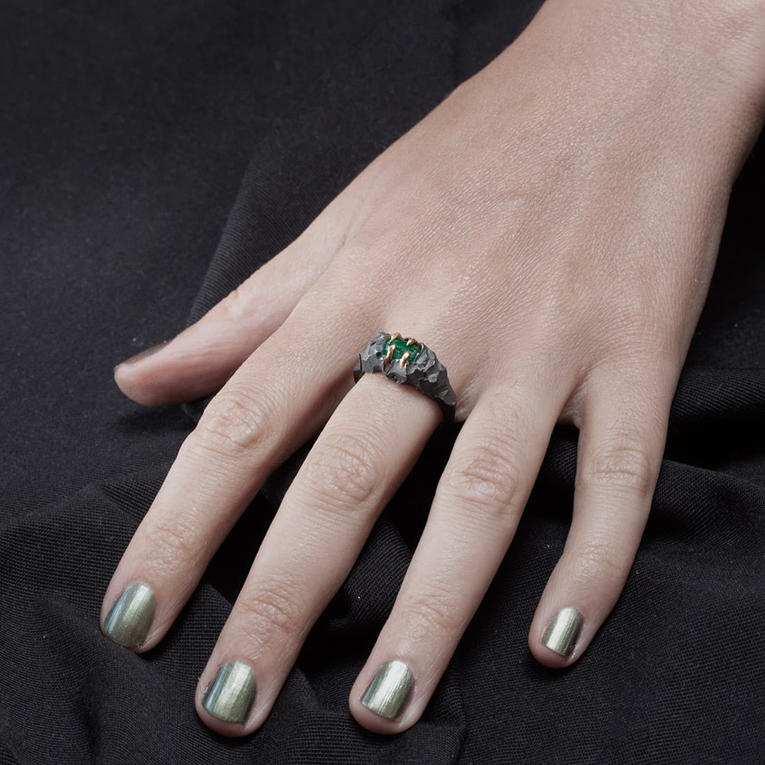 X RUINA BAGUE EN ARGENT, OR ROSE ET EMERAUDE