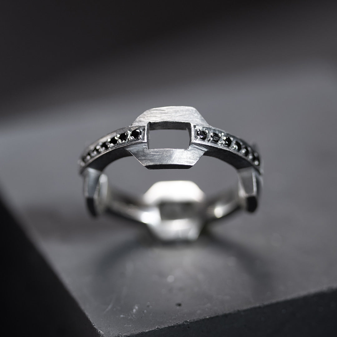 bague originale pour homme en argent et diamants noirs