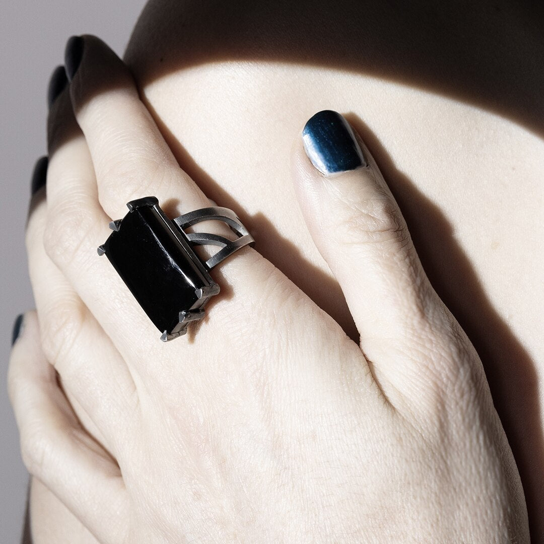bague large en argent noir et onyx