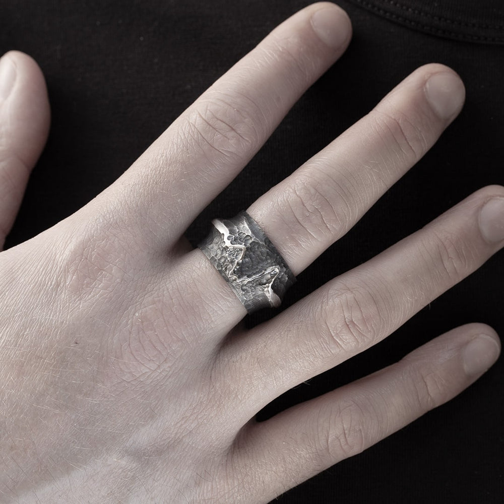 STRATA: ORIGINAL SILVER RING | LEGION Paris
