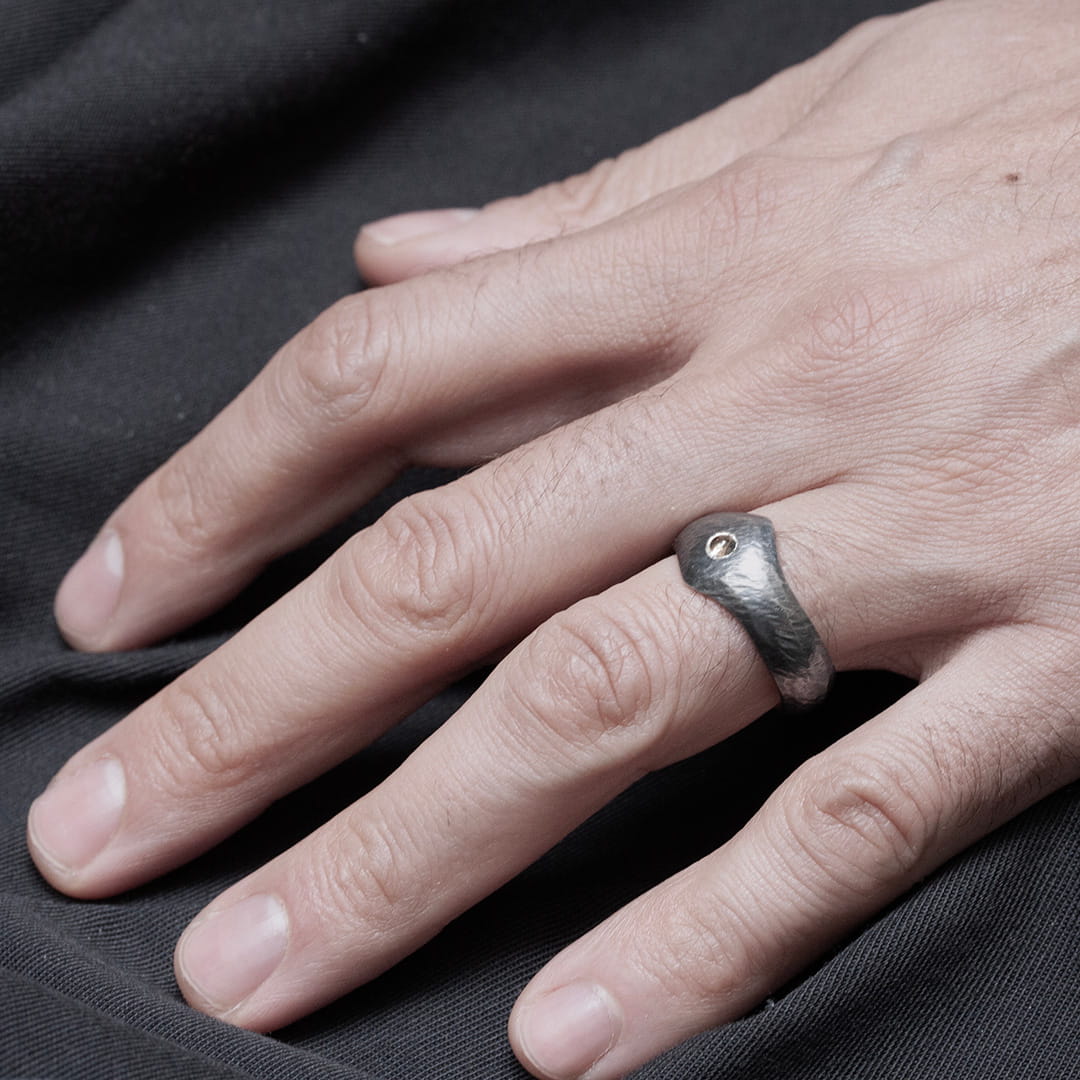 LEGION Paris: Custom-made jewelry and extraordinary jewelry