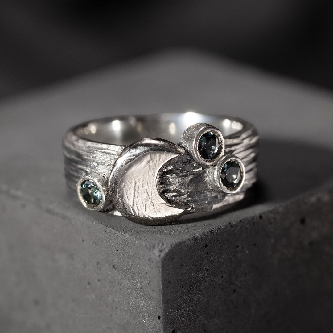 bague large ruban en argent et or blanc et spinelles
