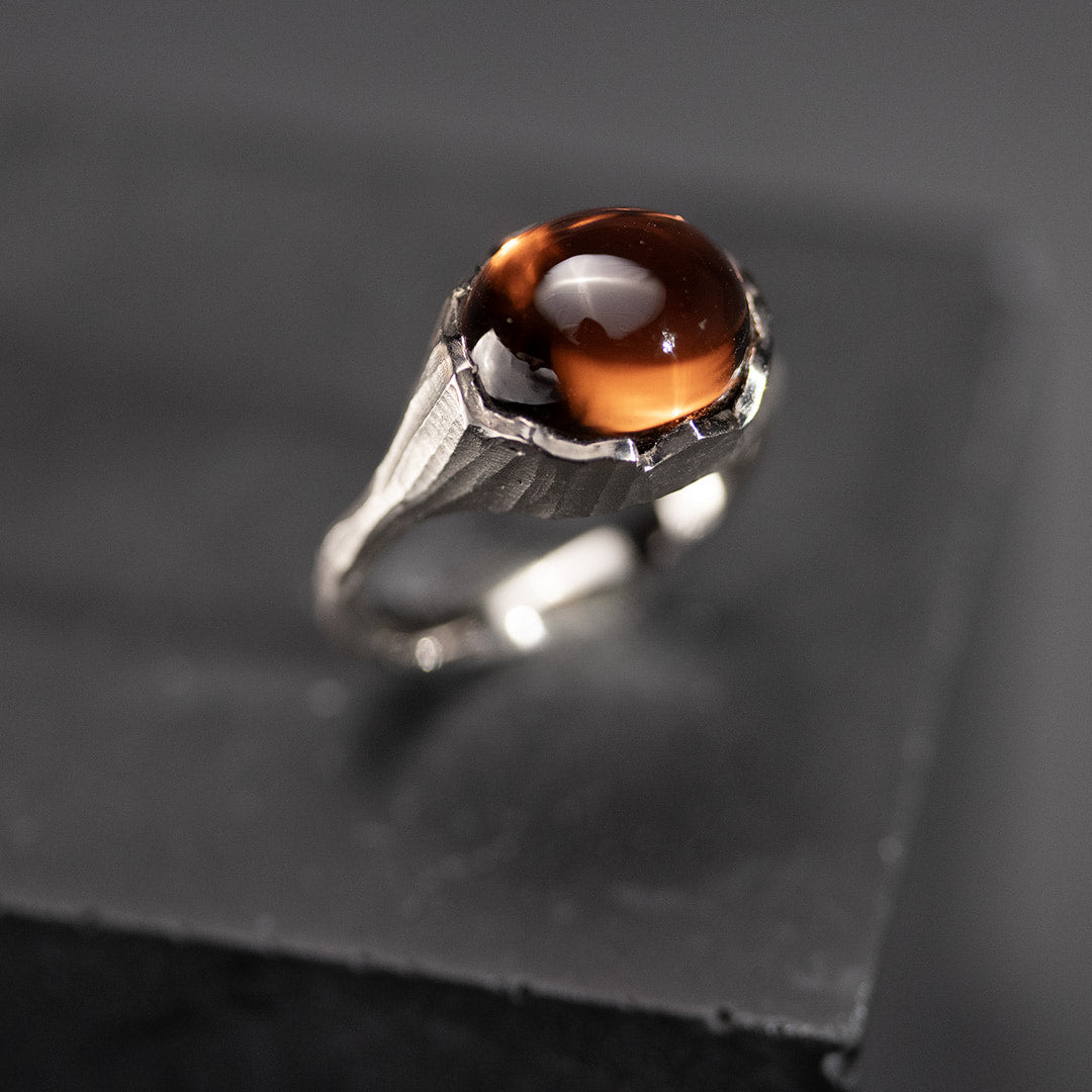 bague pièce unique, sur mesure, en or blanc et tourmaline orange