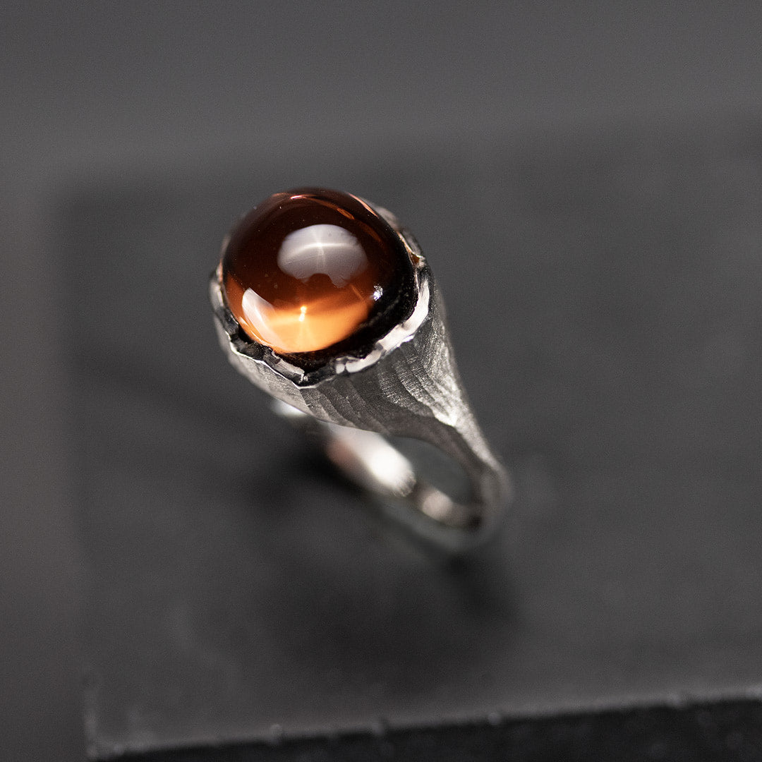 bague pièce unique, sur mesure, en or blanc et tourmaline orange
