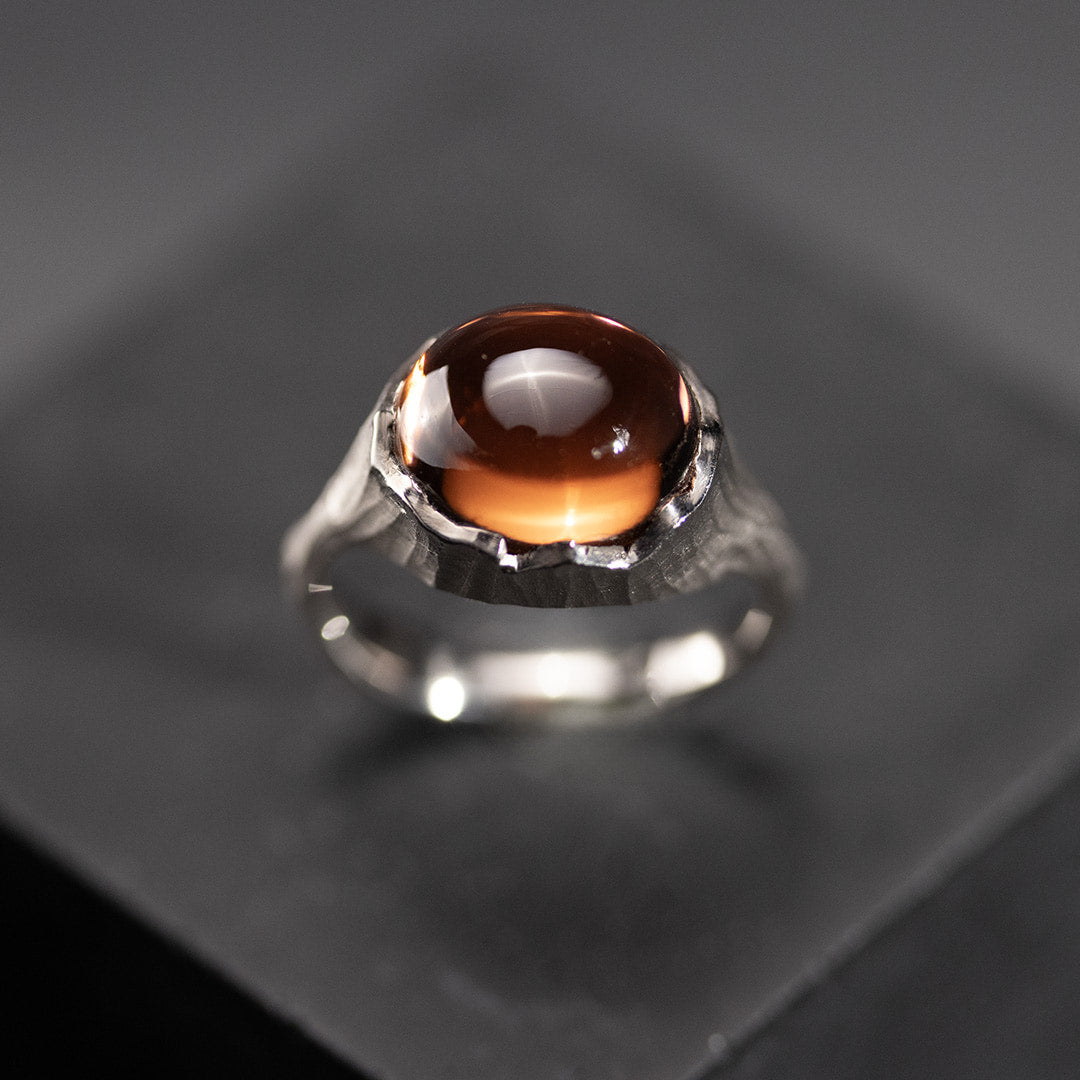 bague pièce unique, sur mesure, en or blanc et tourmaline orange