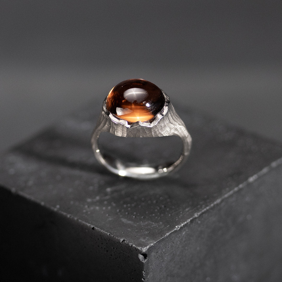 bague pièce unique, sur mesure, en or blanc et tourmaline orange