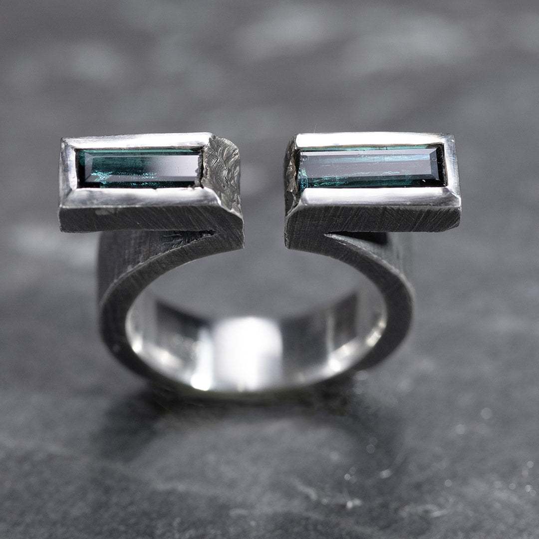 bague ouverte en argent et tourmaline indicolite
