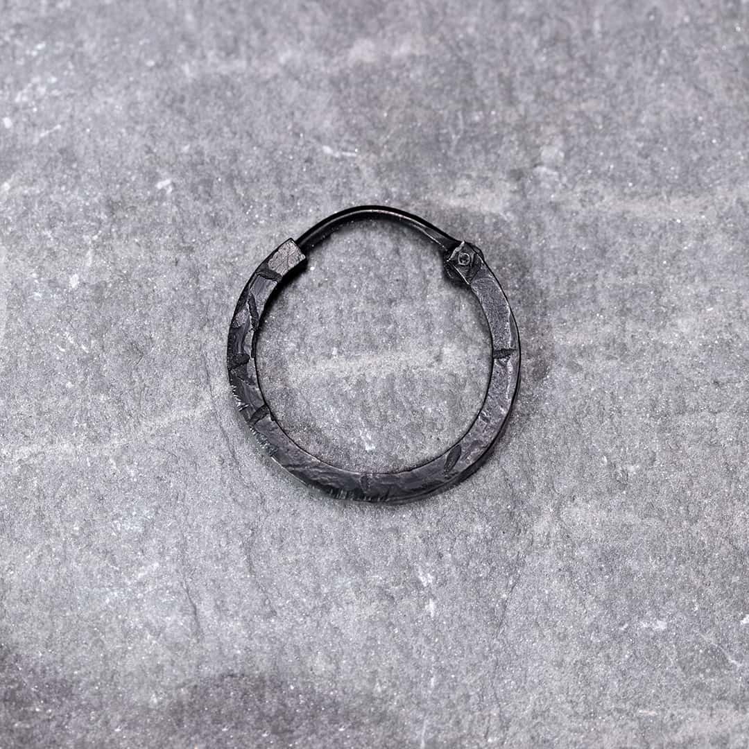 boucle d'oreille créole en or noir