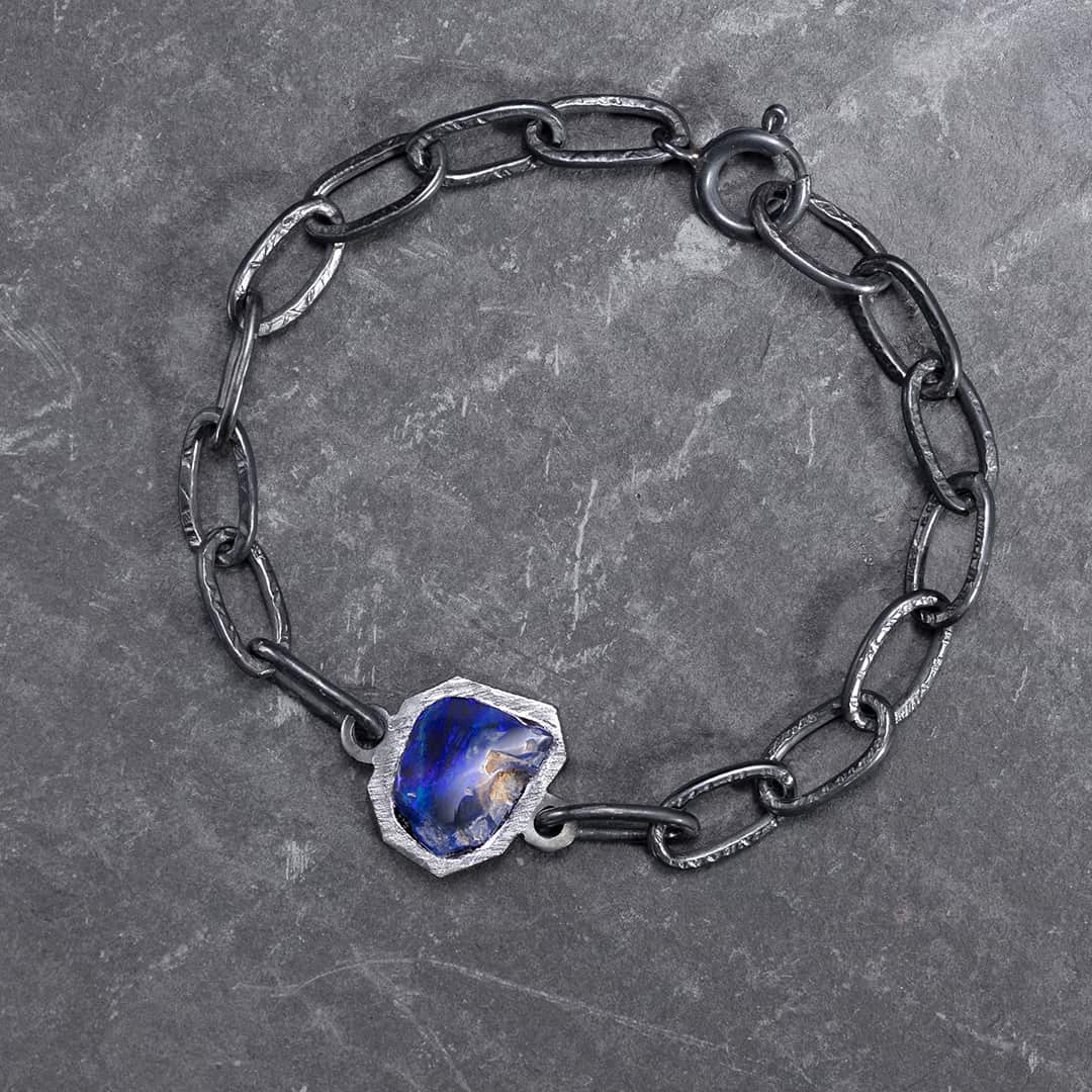 bracelet en argent et opale noire bleue d'Australie